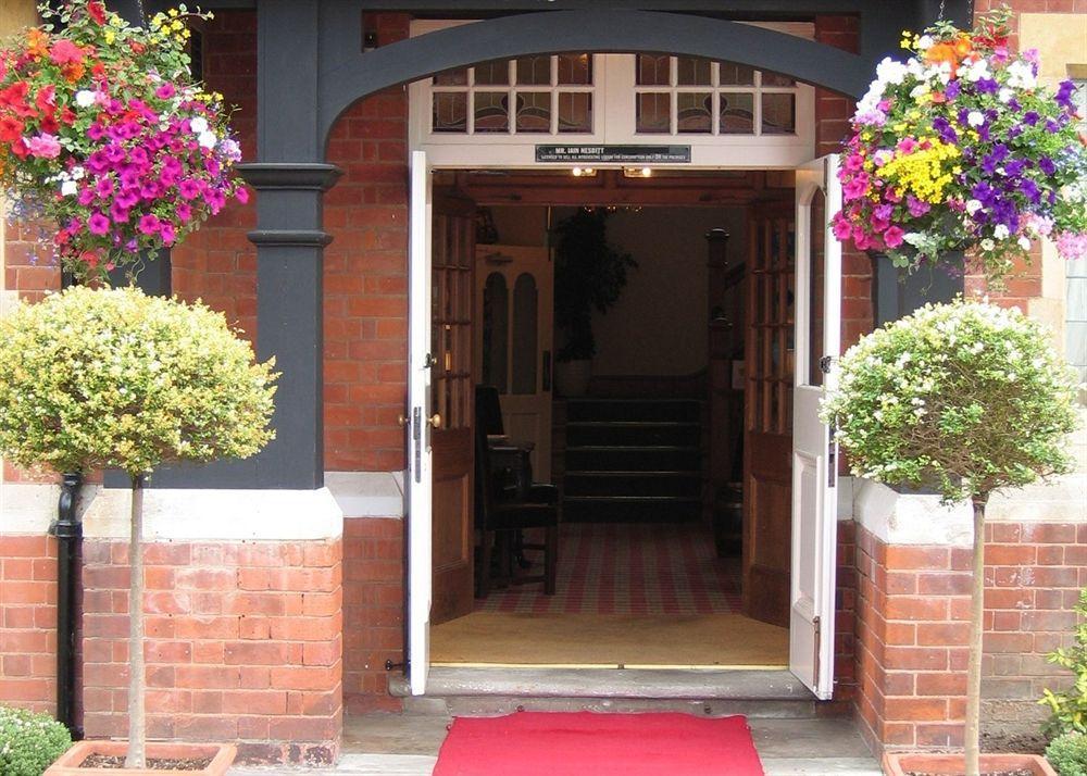 Colwall Park - Hotel, Bar & Restaurant Great Malvern Bagian luar foto