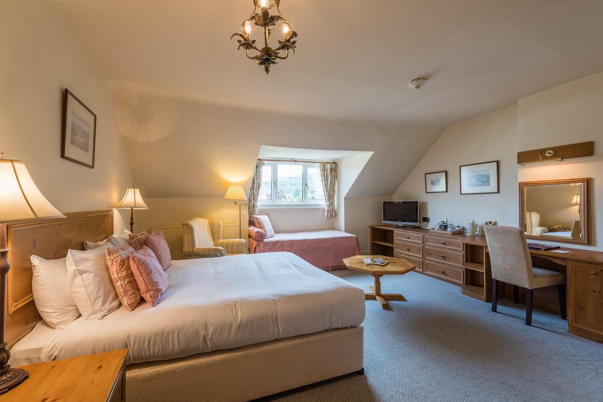 Colwall Park - Hotel, Bar & Restaurant Great Malvern Bagian luar foto